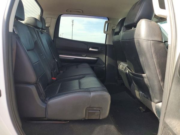 2017 TOYOTA TUNDRA
