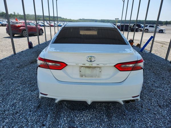 2018 TOYOTA CAMRY