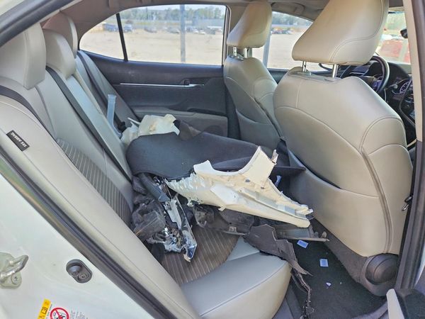 2018 TOYOTA CAMRY