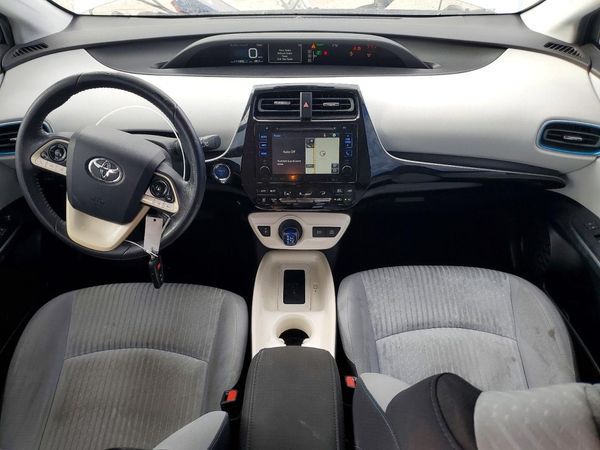 2017 TOYOTA PRIUS