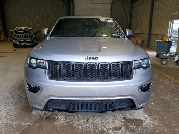 2019 JEEP GRAND CHEROKEE LAREDO 4X4