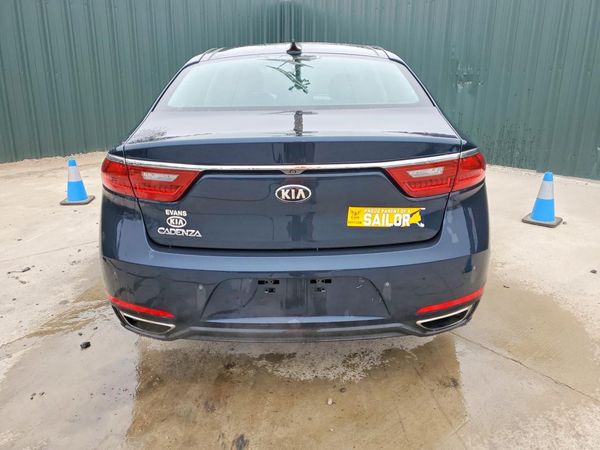 2017 KIA CADENZA