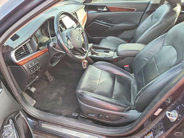2017 KIA CADENZA