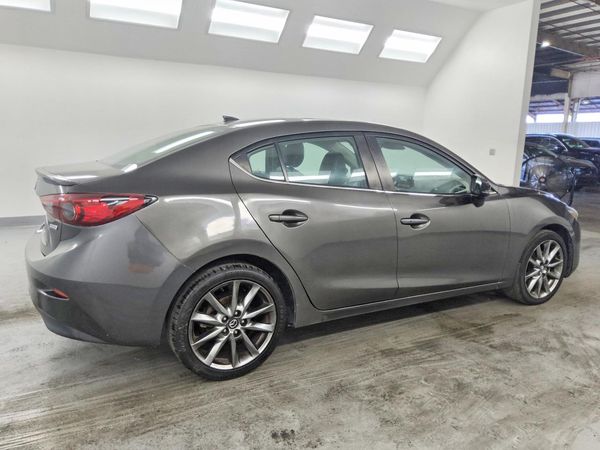 2018 MAZDA 3 Touring