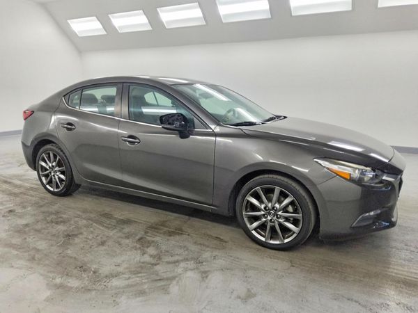 2018 MAZDA 3 Touring