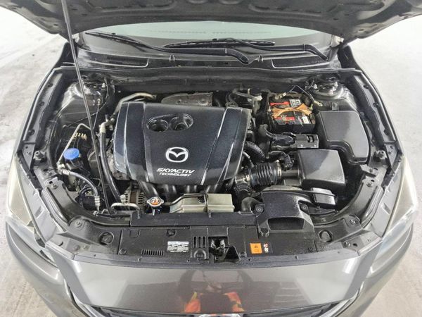 2018 MAZDA 3 Touring