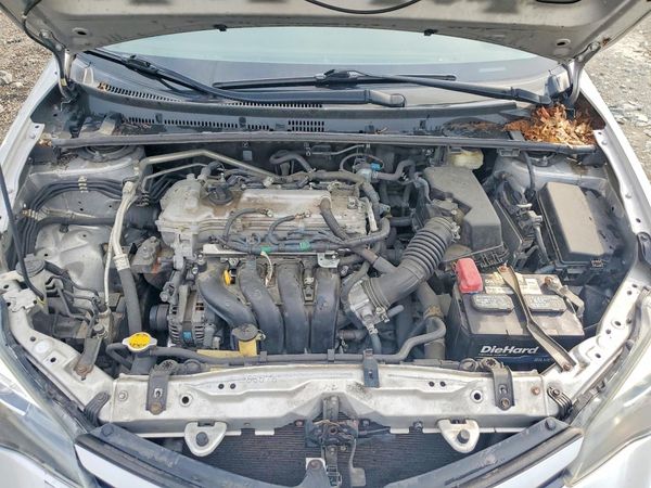 2017 TOYOTA COROLLA — Engine bay