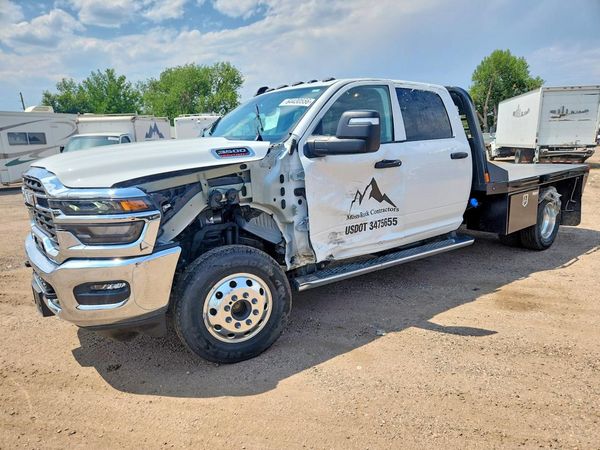 2026 RAM 3500 CREW CAB CHASSIS 4X4