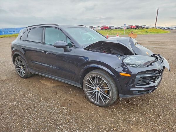 2019 PORSCHE CAYENNE