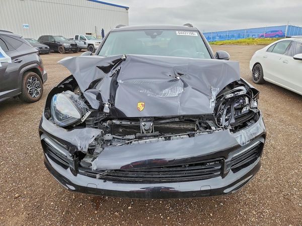 2019 PORSCHE CAYENNE