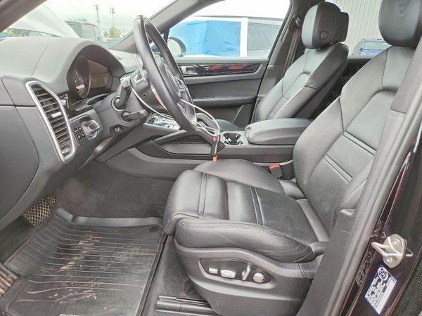 2019 PORSCHE CAYENNE