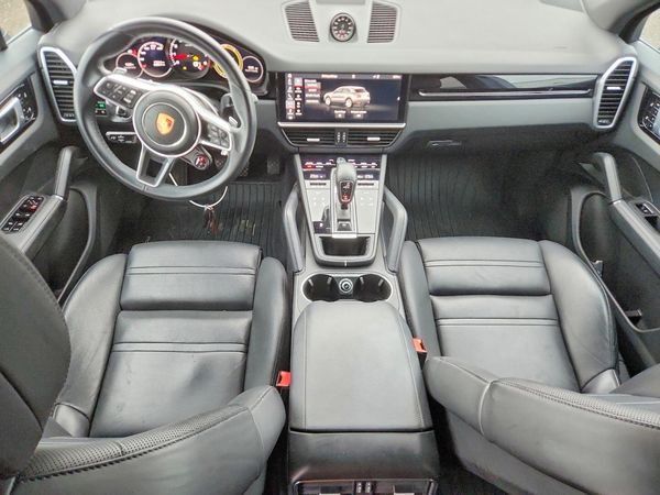2019 PORSCHE CAYENNE