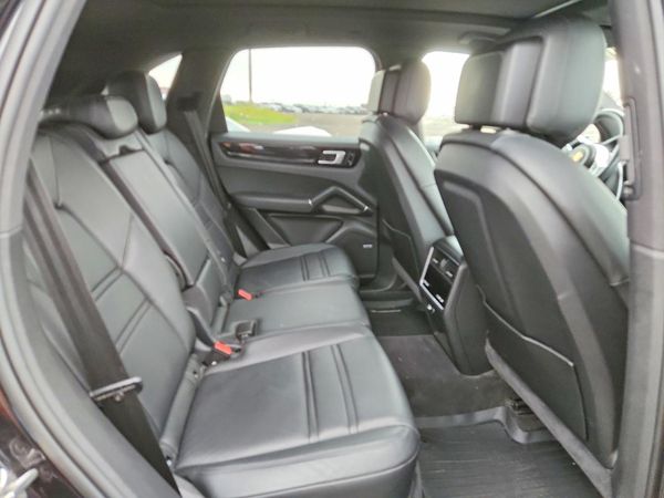 2019 PORSCHE CAYENNE