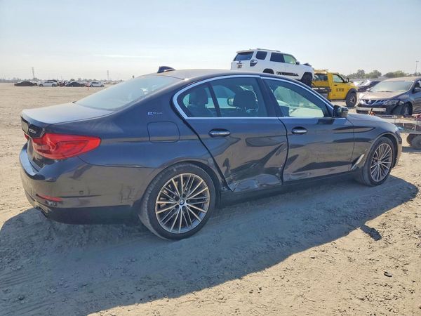 2018 BMW 530E