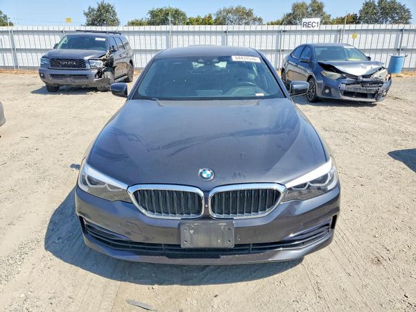 2018 BMW 530E