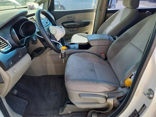 2015 KIA SEDONA L - Low level