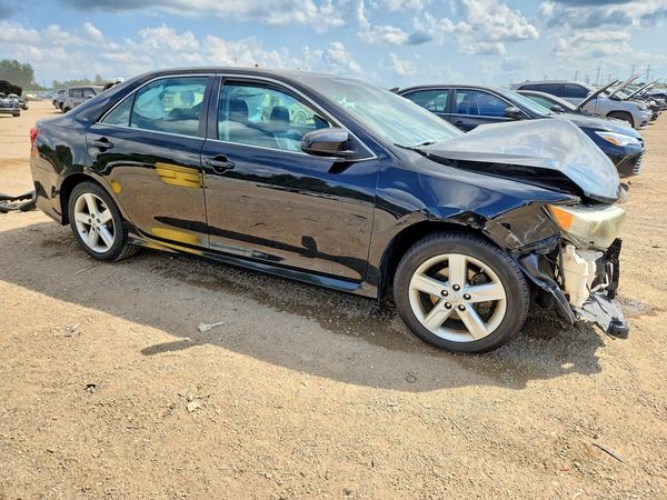 2013 TOYOTA CAMRY