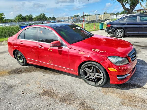 2014 MERCEDES-BENZ C