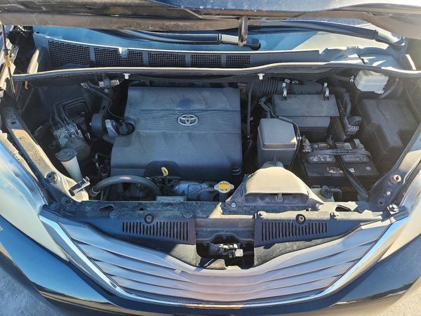 2013 TOYOTA SIENNA