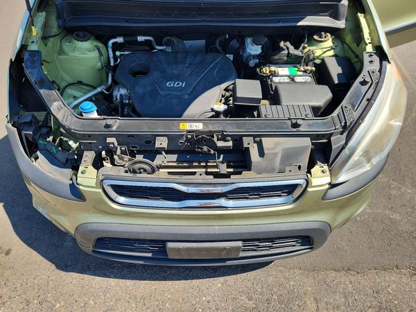 2012 KIA SOUL GL — Engine bay