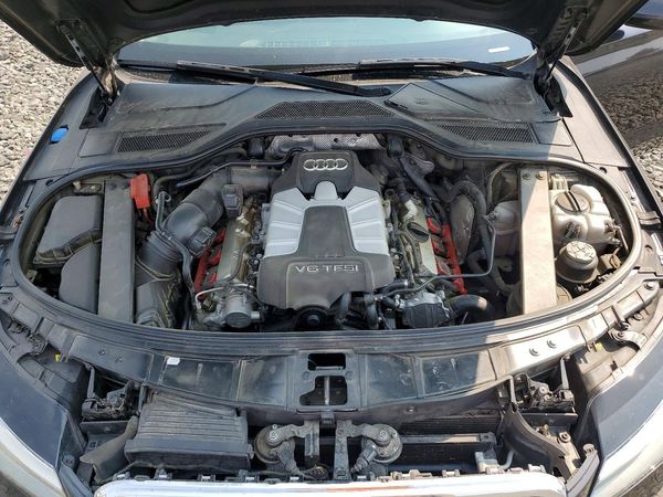 2013 AUDI A8