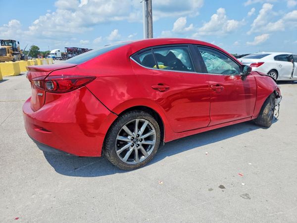 2018 MAZDA 3 Touring