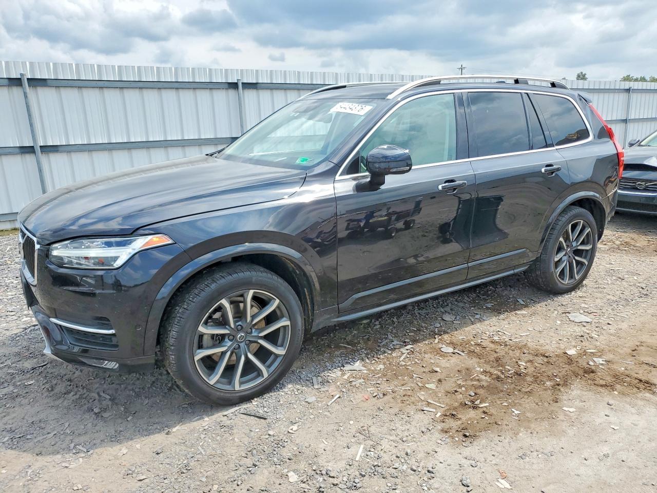 2019 VOLVO XC90 Momentum