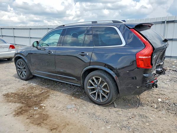 2019 VOLVO XC90 Momentum