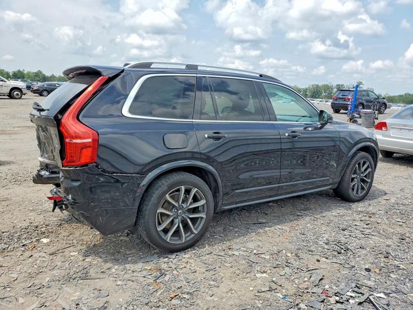 2019 VOLVO XC90 Momentum