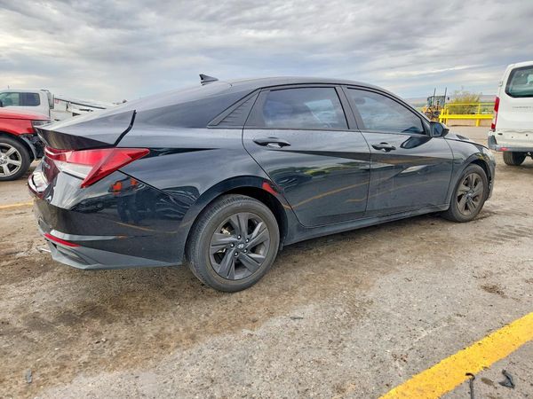 2022 HYUNDAI ELANTRA SEL w/Convenience Pkg