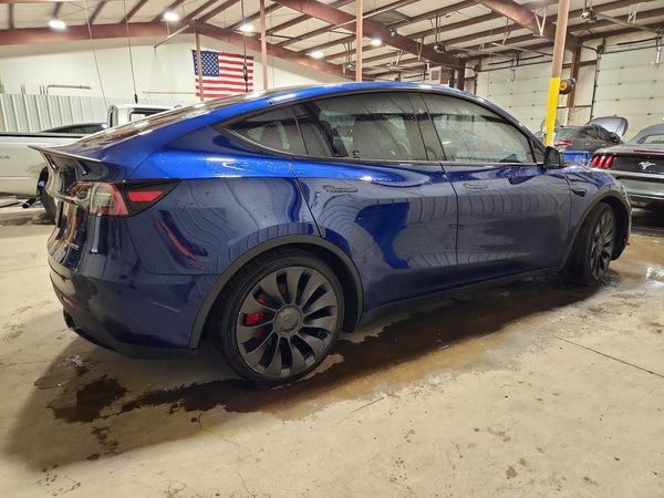 2024 TESLA MODEL Y