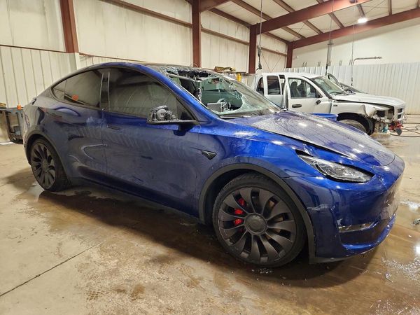 2024 TESLA MODEL Y