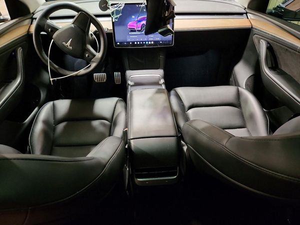 2024 TESLA MODEL Y