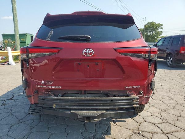 2022 TOYOTA HIGHLANDER XLE