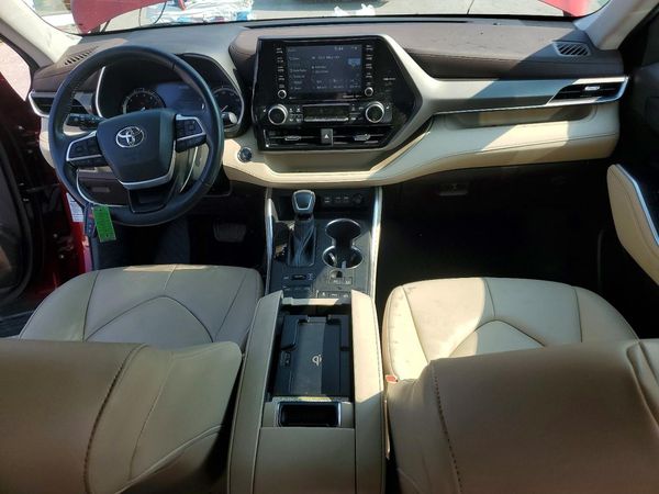 2022 TOYOTA HIGHLANDER XLE