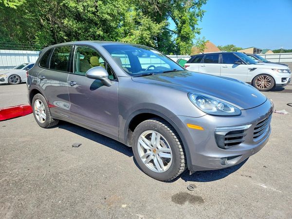 2015 PORSCHE CAYENNE