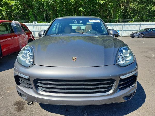 2015 PORSCHE CAYENNE