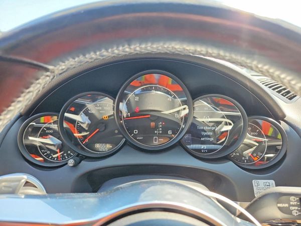 2015 PORSCHE CAYENNE