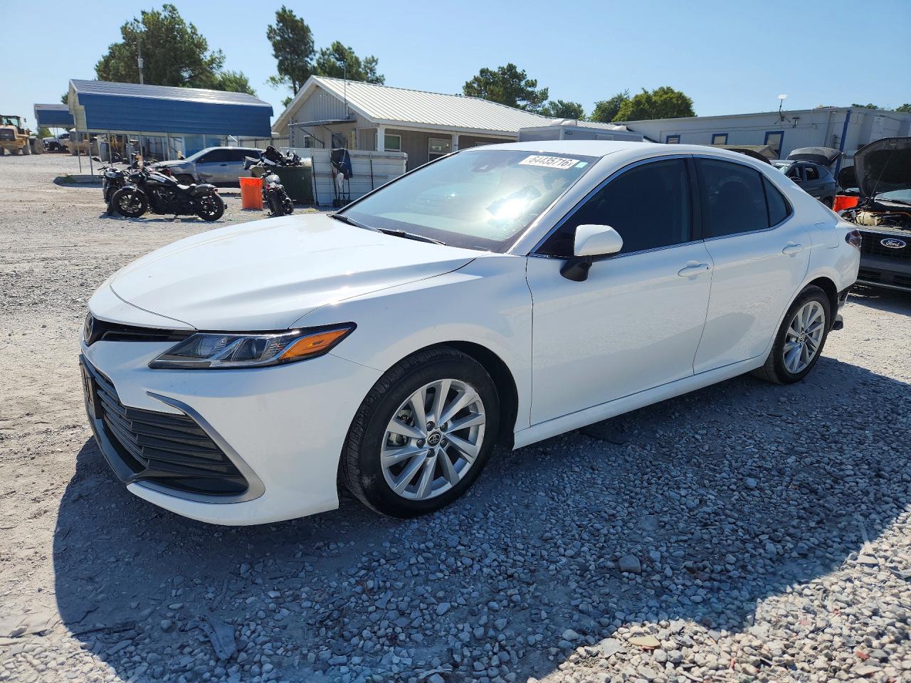 2023 TOYOTA CAMRY LE — Front 3/4