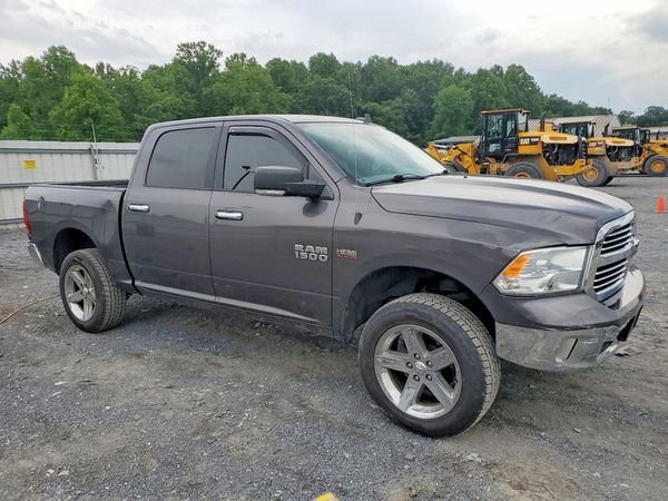 2017 RAM 1500 SLT