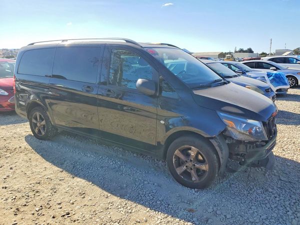 2016 MERCEDES-BENZ METRIS