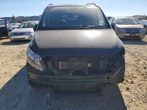 2016 MERCEDES-BENZ METRIS