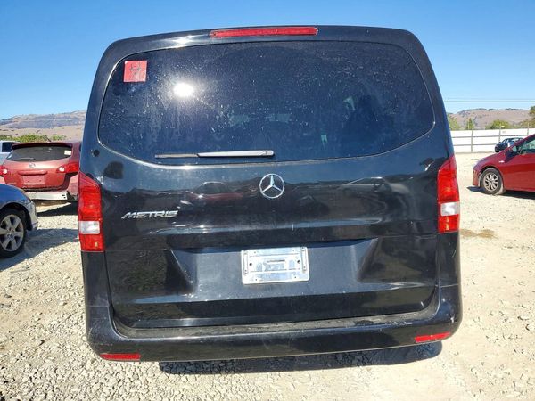 2016 MERCEDES-BENZ METRIS