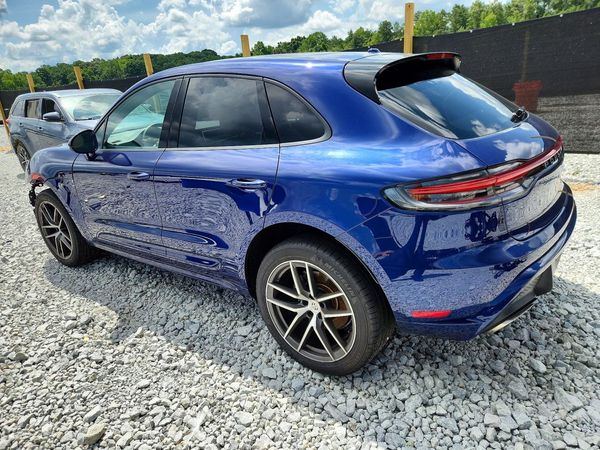 2024 PORSCHE MACAN