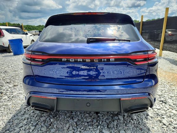 2024 PORSCHE MACAN