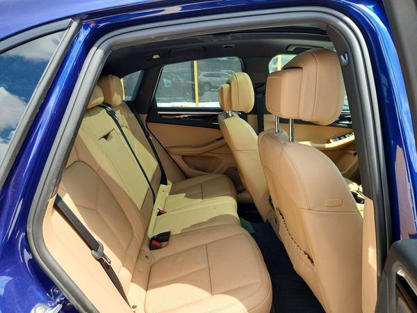 2024 PORSCHE MACAN