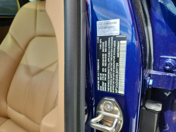 2024 PORSCHE MACAN