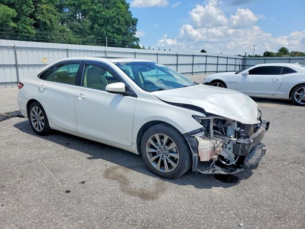 2015 TOYOTA CAMRY