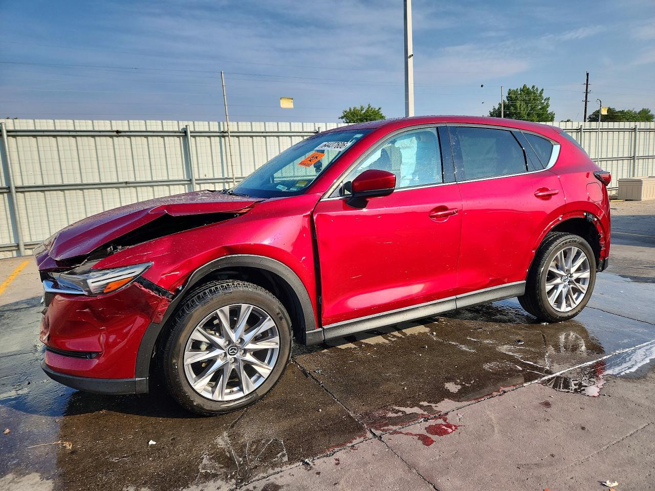 2020 MAZDA CX-5 Grand Touring — Front 3/4