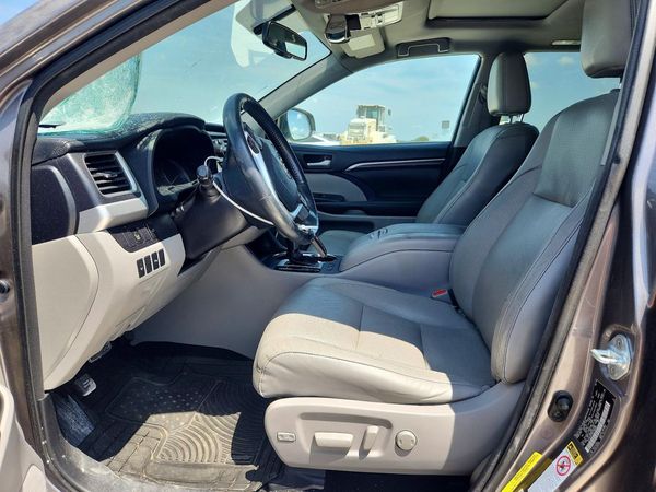 2016 TOYOTA HIGHLANDER